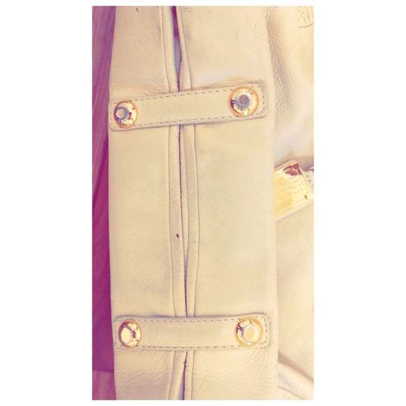 Marc Jacobs ivory leather purse - Picture 3 of 7